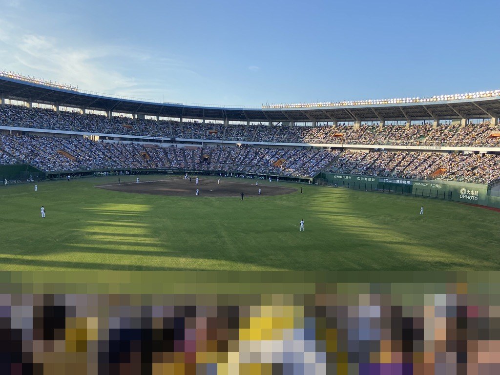 マスカットスタジアムの外野席から見た球場全体